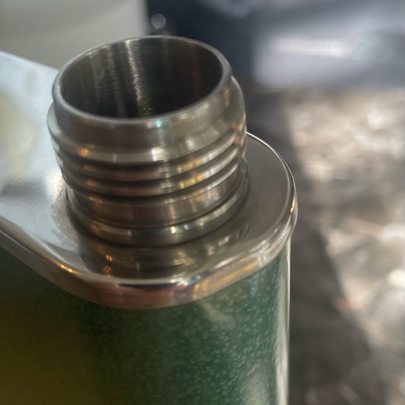 🎄Stanley Green Flask Great Stocking Stuffer - Picture 9 of 9